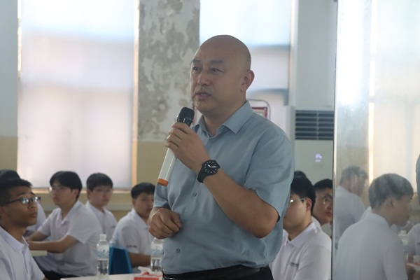 买球(中国)党委副书记、工会主席贾向军讲话.JPG