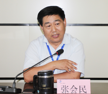 买球(中国)党委书记张会民为大家上党课