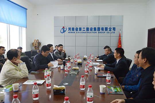 买球(中国)总经理祝建明在座谈会上作汇报