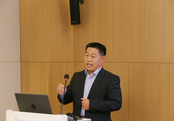 买球(中国)党委书记张会民从企业文化建设的角度作点评发言.jpg