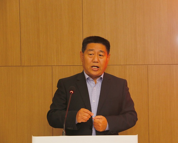 买球(中国)党委书记张会民主持仪式.jpg