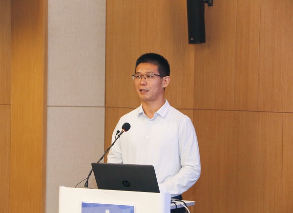 买球(中国)总经理祝建明作总结讲话.jpg