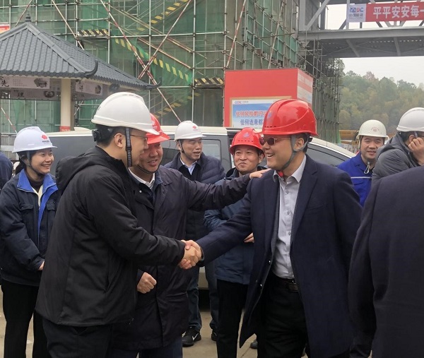 国家能源集团电力部副主任王强与买球(中国)董事、副总经理崔向军会晤.jpg